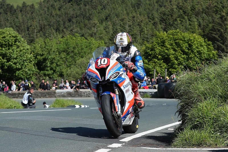 TT winner Hickman replaces ill Reiterberger at BMW for Donington WSBK