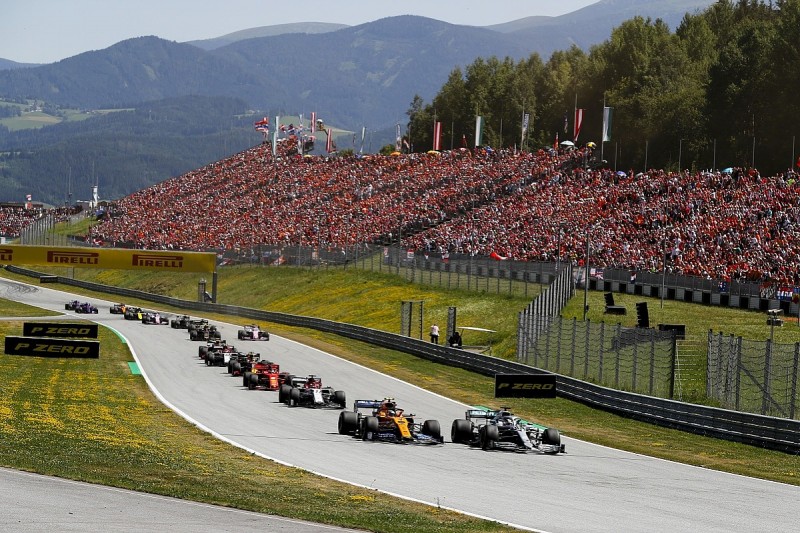Wolff: F1 shouldn't talk itself down with "polemic" racing criticism