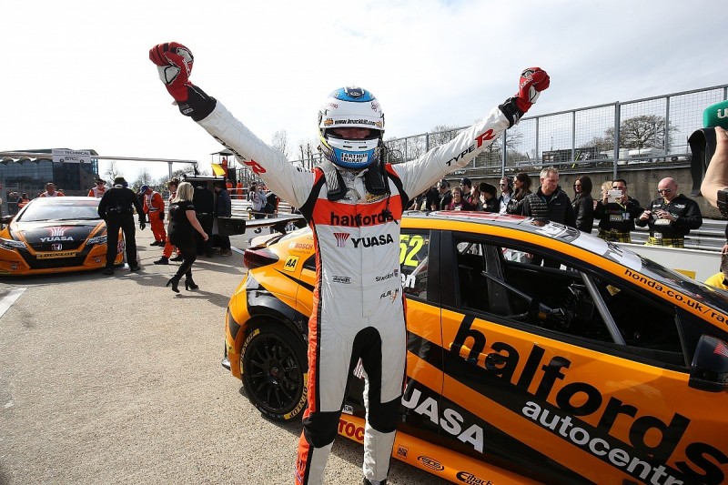 Gordon Shedden leads Honda one-two in Brands Hatch BTCC race two