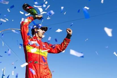 Lucas di Grassi boosts Formula E title bid with Long Beach victory