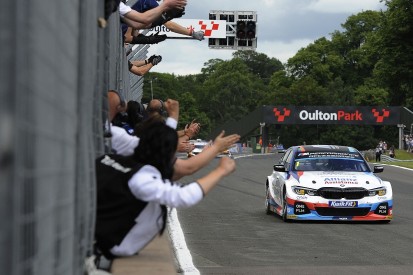 BTCC Oulton Park: BMW's Turkington dominates race one from pole