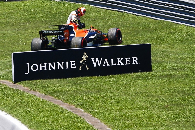 F1 stewards say no penalties for Brazilian GP first-lap crash