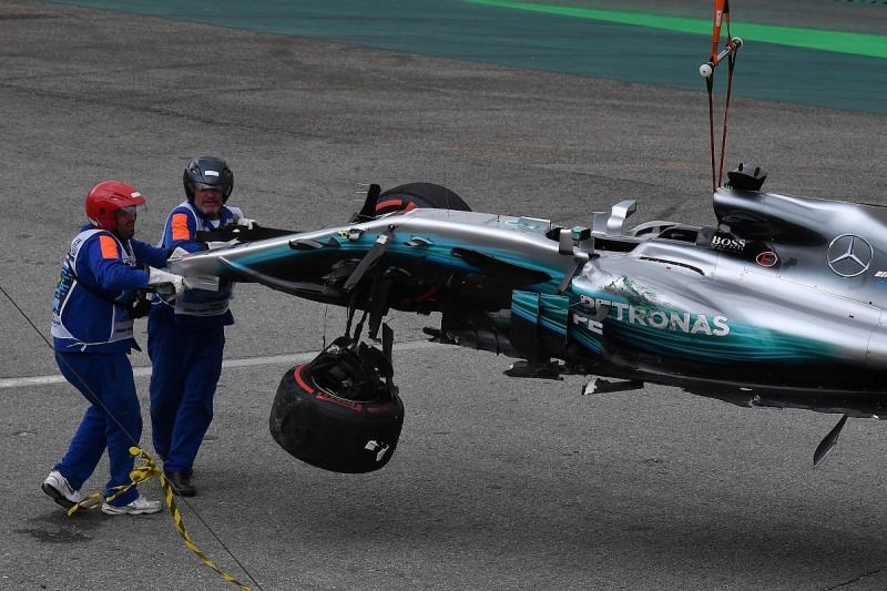 Brazilian GP: Hamilton crashes out of qualifying on first lap