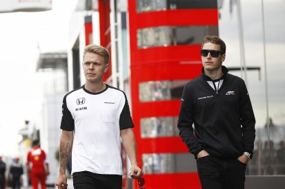 Vandoorne can match Button in Bahrain F1 debut, Magnussen believes