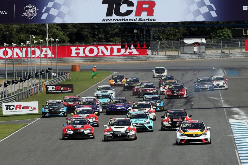 Seven manufacturers for drivers/teams to sample at TCR UK test