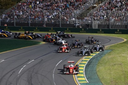 Nico Rosberg apologises to Lewis Hamilton for Melbourne contact