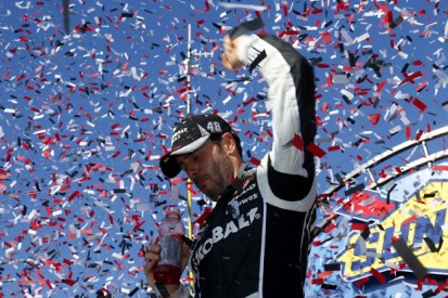 Dover NASCAR: Jimmie Johnson shrugs off late yellow to win again
