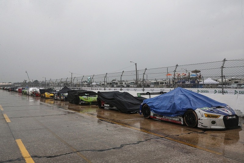 Sebring 12 Hours red flagged due to worsening weather conditions
