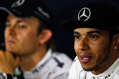 Hamilton clears the air with F1 team-mate Rosberg