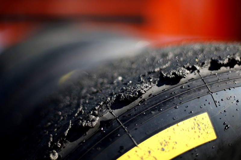 Pirelli's plan to reintroduce tyre performance 'cliff' unsuccessful