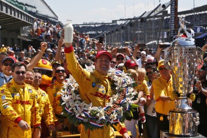 Indianapolis 500: Ryan Hunter-Reay beats Helio Castroneves to win