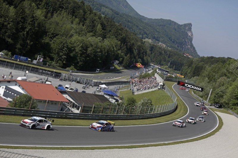 Salzburgring WTCC: Yvan Muller takes pole-to-flag win