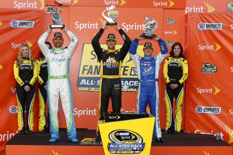 NASCAR All-Star: Clint Bowyer leads AJ Allmendinger in Showdown
