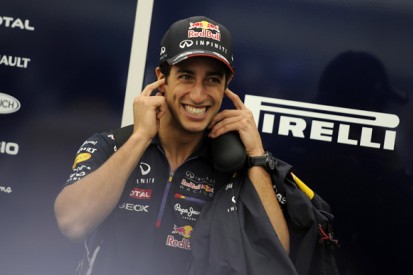 Red Bull Formula 1 team sure it will keep Daniel Ricciardo for 2015