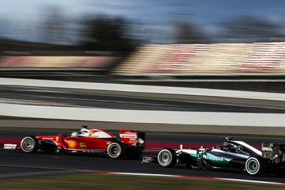 Bernie Ecclestone hopes Ferrari can fight for 2016 F1 championship