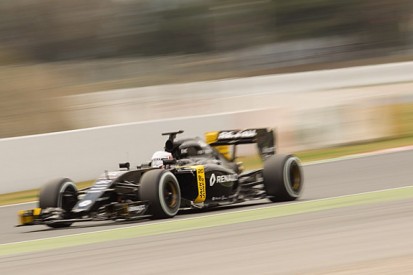 Renault surprised by performance of RS16 car in F1 testing