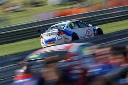BTCC driver Ollie Jackson hits out at Thruxton over safety