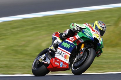 Espargaro fractures finger in Phillip Island MotoGP crash