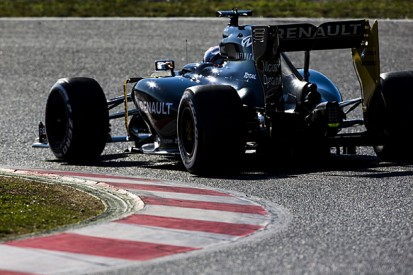 Renault F1 team switches to qualifying work in Barcelona testing