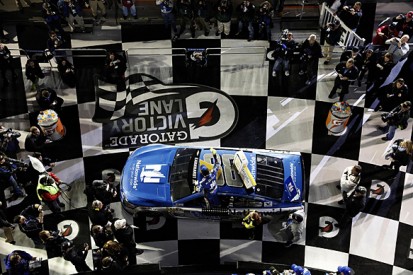 Daytona 500: Dale Earnhardt Jr wins opening Duel qualifying race