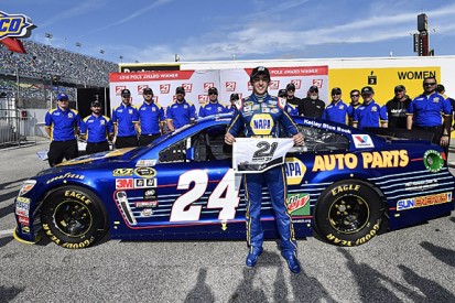 Chase Elliott takes pole position for 2016 Daytona 500