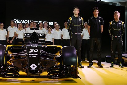 Renault plans to recruit top staff from rival F1 teams on comeback