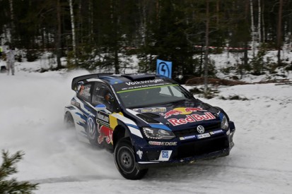 WRC Rally Sweden: Ogier leads, Meeke and Mikkelsen in trouble
