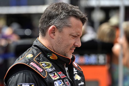 Injured Tony Stewart to miss start of his final NASCAR Cup season