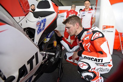 Casey Stoner to go up against 2016 MotoGP field in test for Ducati