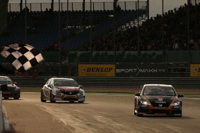 Silverstone BTCC: Matt Neal denies Rob Huff race three win