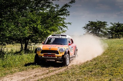 Dakar Rally: Spectators hit in crash on Prologue stage