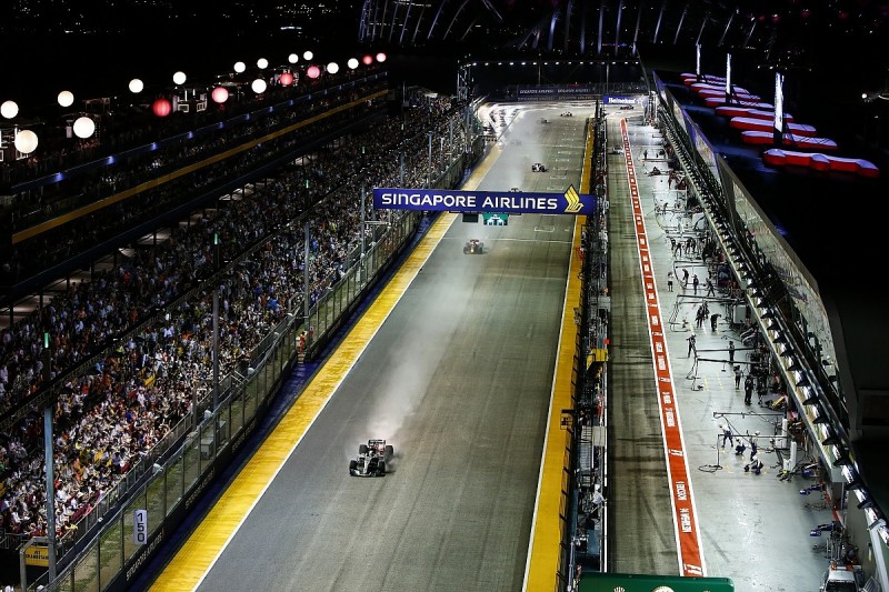 Hamilton kept Senna's Monaco 1988 shunt in mind in Singapore GP