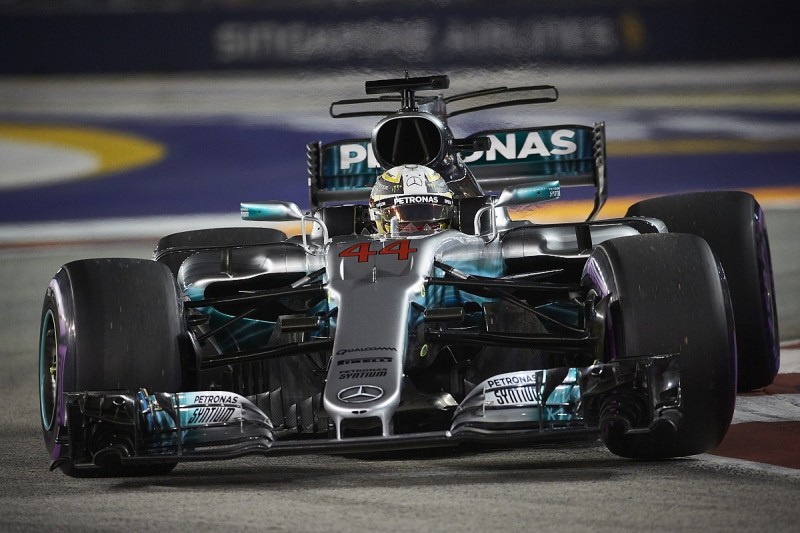 Williams's Paddy Lowe has sympathy for Mercedes' Singapore struggle