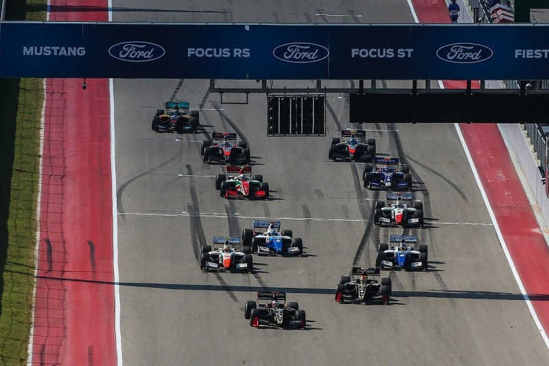 Austin Formula V8 3.5: Rene Binder dominates opener for Lotus