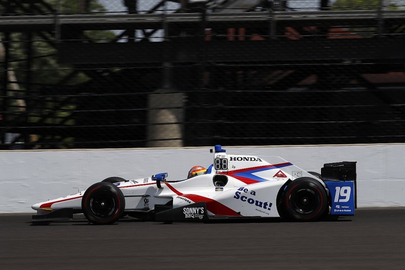 Ed Jones closing on deal to stay with DCR in IndyCar for 2018