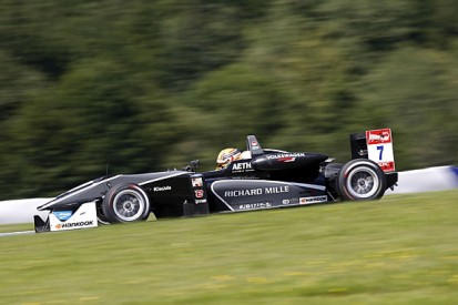 Van Amersfoort switches from VW to Mercedes in Formula 3