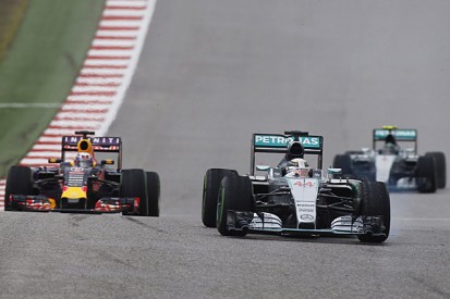 Mercedes 'too far' ahead in F1, reckons Daniel Ricciardo