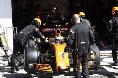 McLaren waiting on Vandoorne F1 engine penalty clearance from Honda