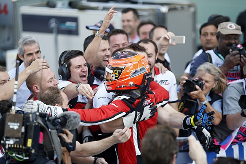 Abu Dhabi GP3: Esteban Ocon beats Luca Ghiotto to title, Palou wins