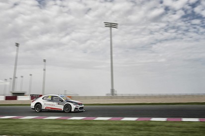 WTCC Qatar: Jose Maria Lopez takes pole for Citroen