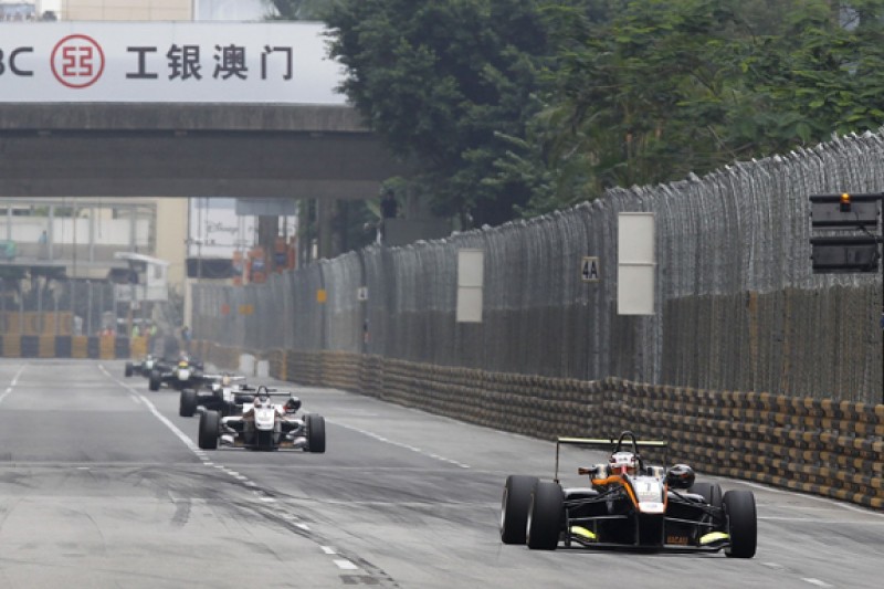 Carlin angry with Antonio Giovinazzi's Macau Grand Prix penalty