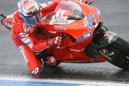 Casey Stoner in talks over Ducati MotoGP role for 2016
