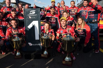 Jamie Whincup breaks Supercars record with 106th race win at Sydney