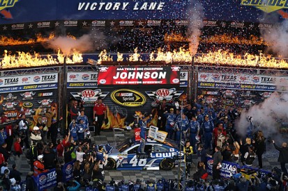 Texas NASCAR: Jimmie Johnson grabs win from Brad Keselowski