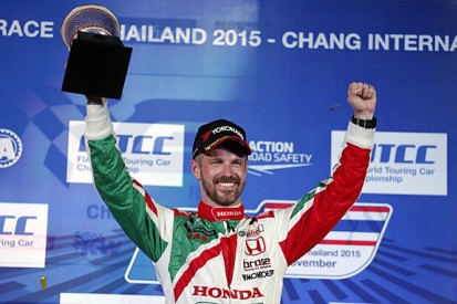 Buriram WTCC: Honda's Tiago Monteiro wins as darkness stops race