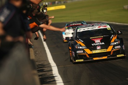 Snetterton BTCC: Gordon Shedden retakes points lead with win