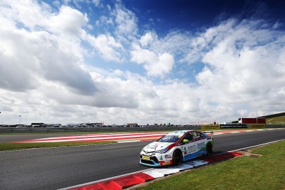 Snetterton BTCC: Tom Ingram and Jack Goff lead practice sessions
