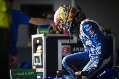 Formula E could drop minimum pitstop time with new belt light