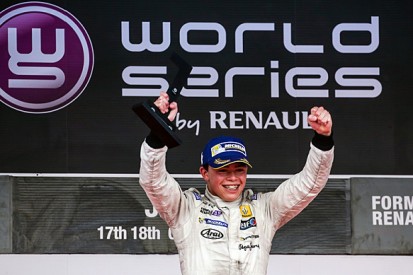 Jerez Formula Renault 3.5: McLaren protege de Vries gets first win