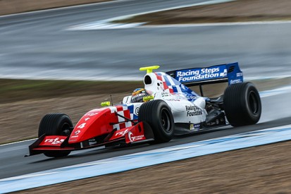 Jerez Formula Renault 3.5: Oliver Rowland grabs pole for finale